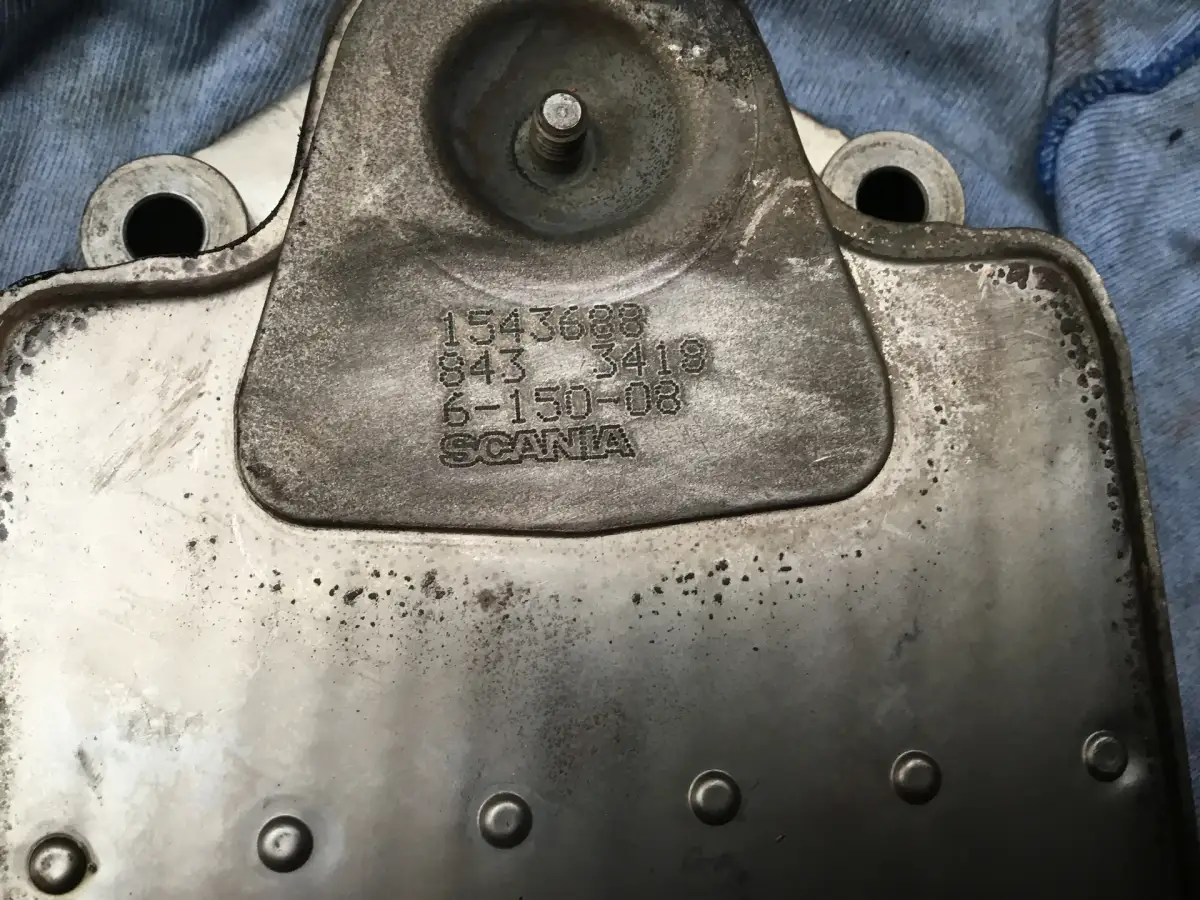 SCANIA ÖLKÜHLER 1543688 GEBRAUCHT – Bild 4
