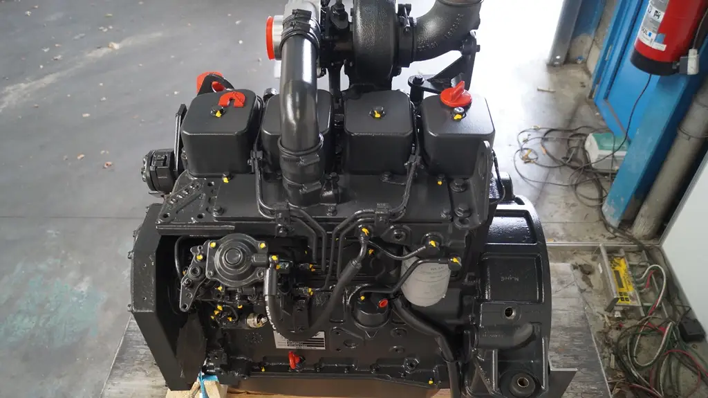 CUMMINS 4BT3.9 CPL8239 RECONDITIONED - Picture 6