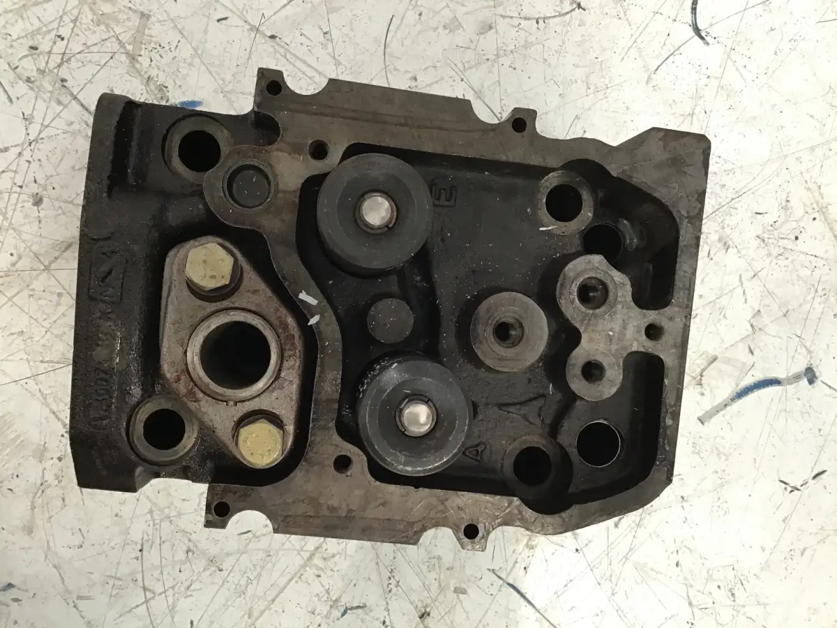DEUTZ ZYLINDERKOPF GEBRAUCHT – Bild 5