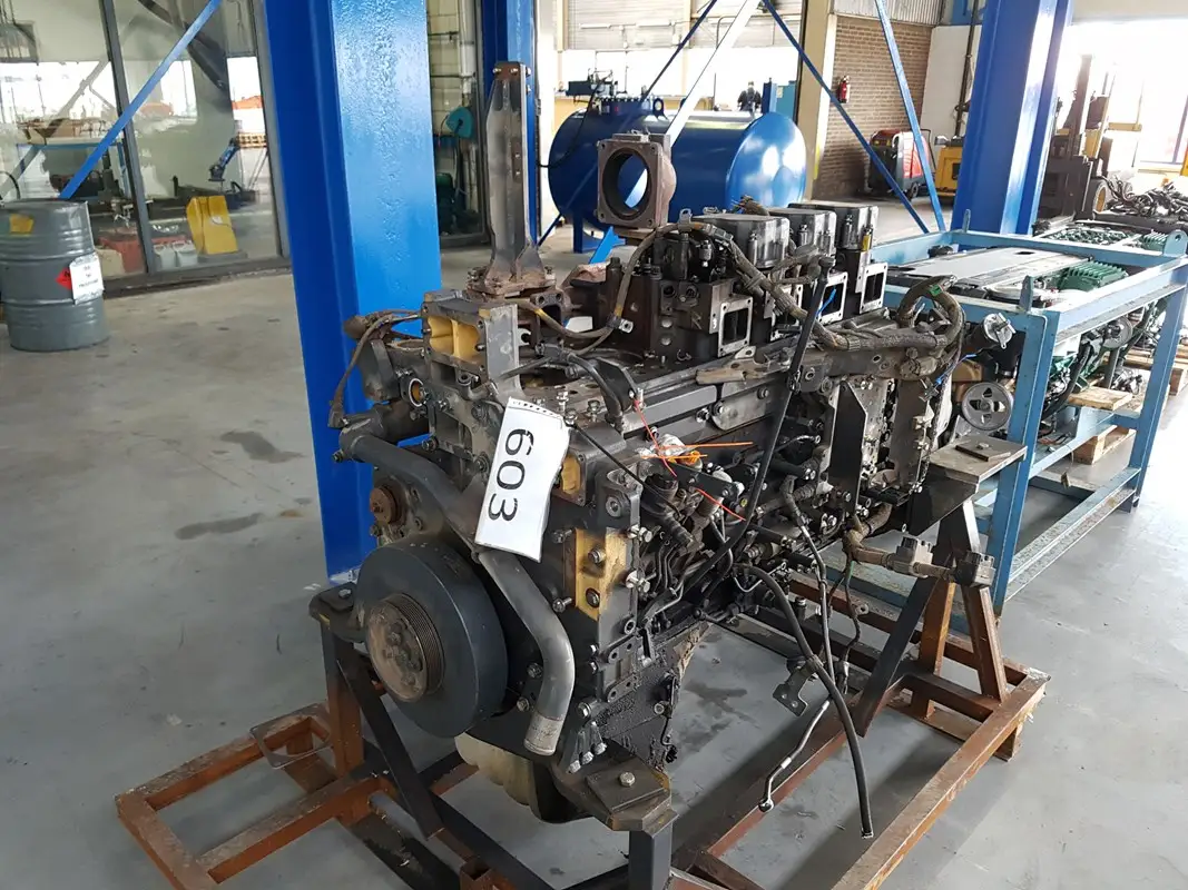 KOMATSU SAA6D140E-6 PIEZAS DEL MOTOR - Imagen 4
