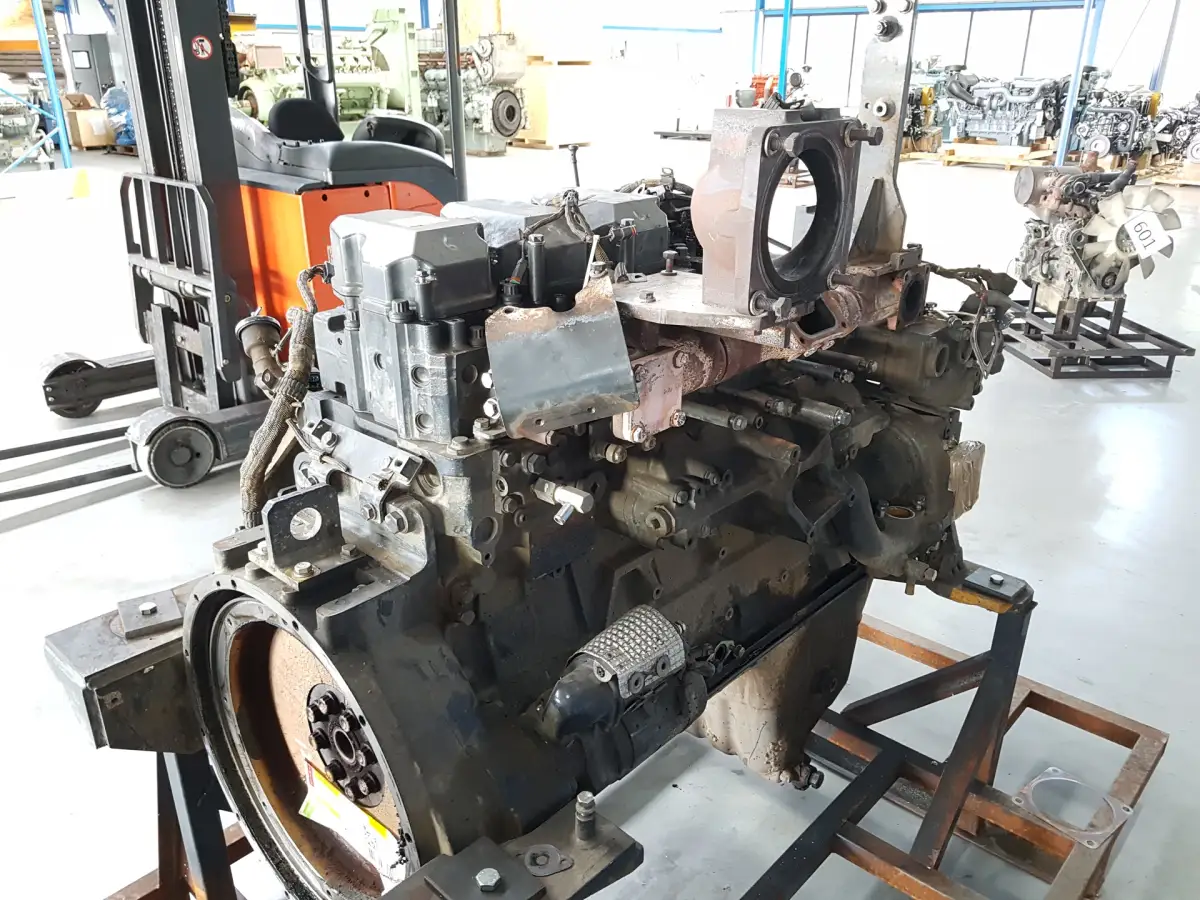 KOMATSU SAA6D140E-6 PIEZAS DEL MOTOR - Imagen 3