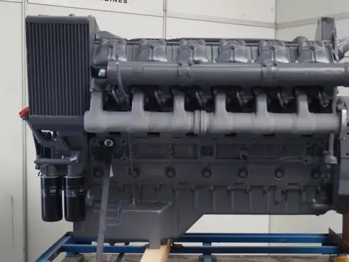REKONSTRUIERTER DEUTZ F12L513L MOTOR – Vorschaubild 3