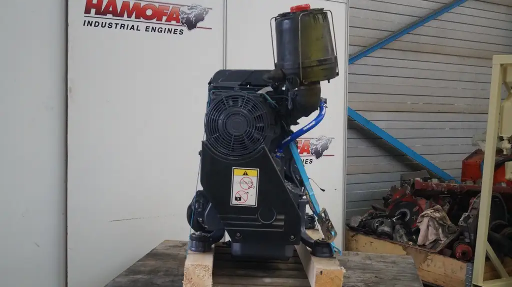 RECONDITIONED DEUTZ F4L1011F ENGINE - Picture 4