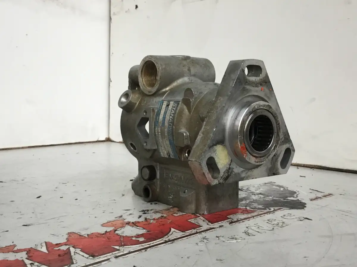 BOMBA DE COMBUSTIBLE PERKINS 2643U601 USADA - Imagen 2