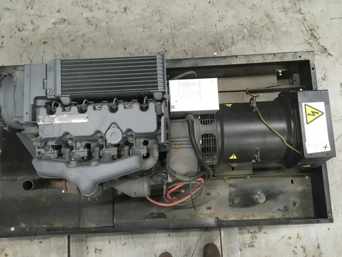 DEUTZ BF4L2011 GENERATOR 40KVA NEW - Picture 5
