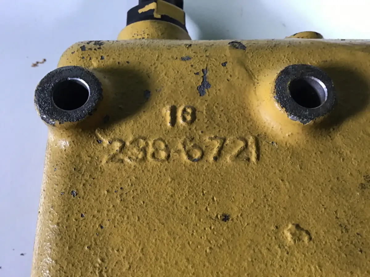КОРПУС ТЕРМОСТАТА CATERPILLAR 2386721 Б/У - Фото 2