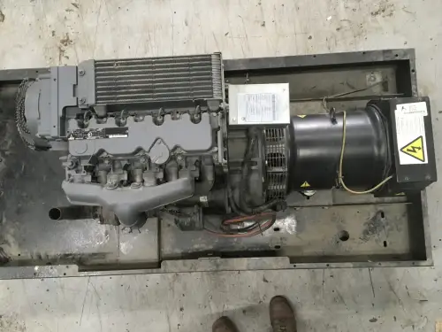 DEUTZ BF4L2011 ГЕНЕРАТОР 40KVA НОВЫЙ - Миниатюра 4