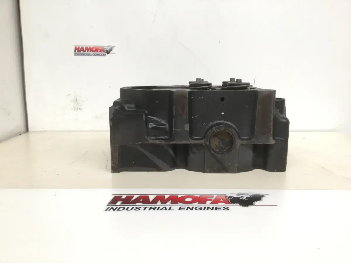 DEUTZ CYLINDER HEAD 04268377 USED