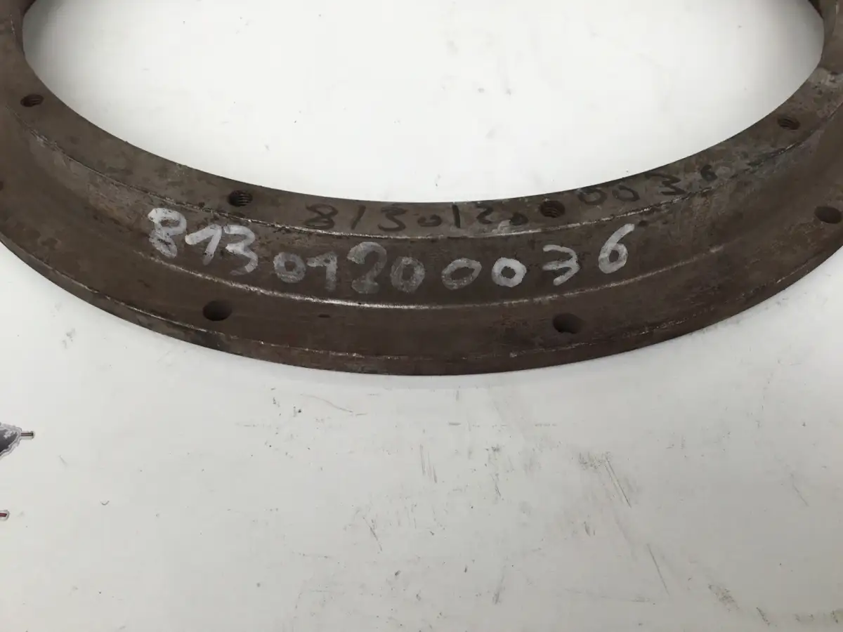 MAN SPACER 81301200036 USADO - Imagen 2