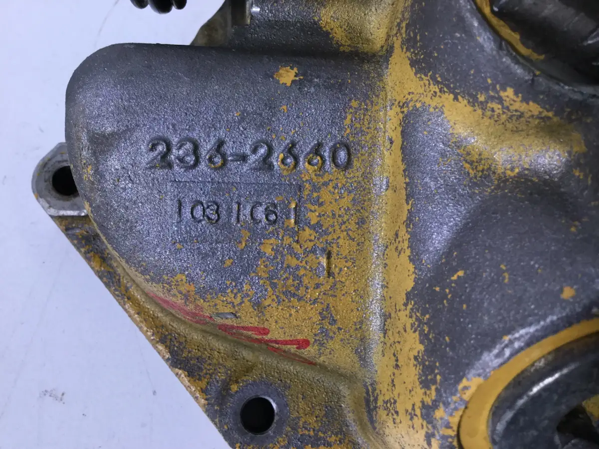 CATERPILLAR ÖL KÜHLER GEHÄUSE 2362660 GEBRAUCHT – Bild 3