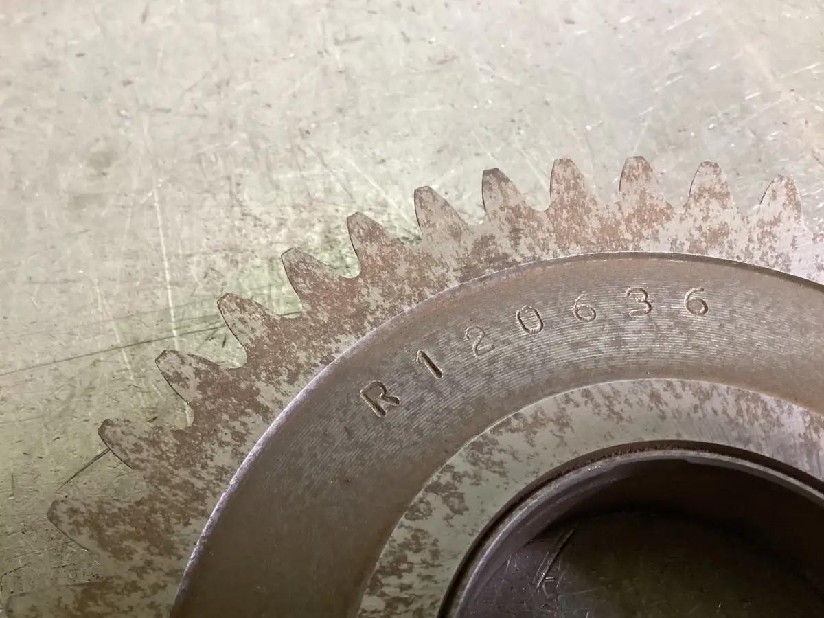 JOHN DEERE JD 6.8L GEAR R120636 USED - Picture 2
