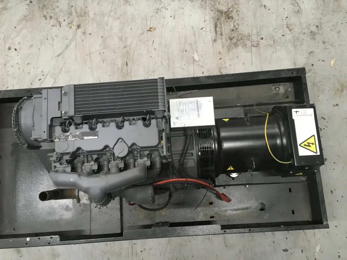 DEUTZ BF4L2011 GENERATOR 40KVA NEW - Picture 5