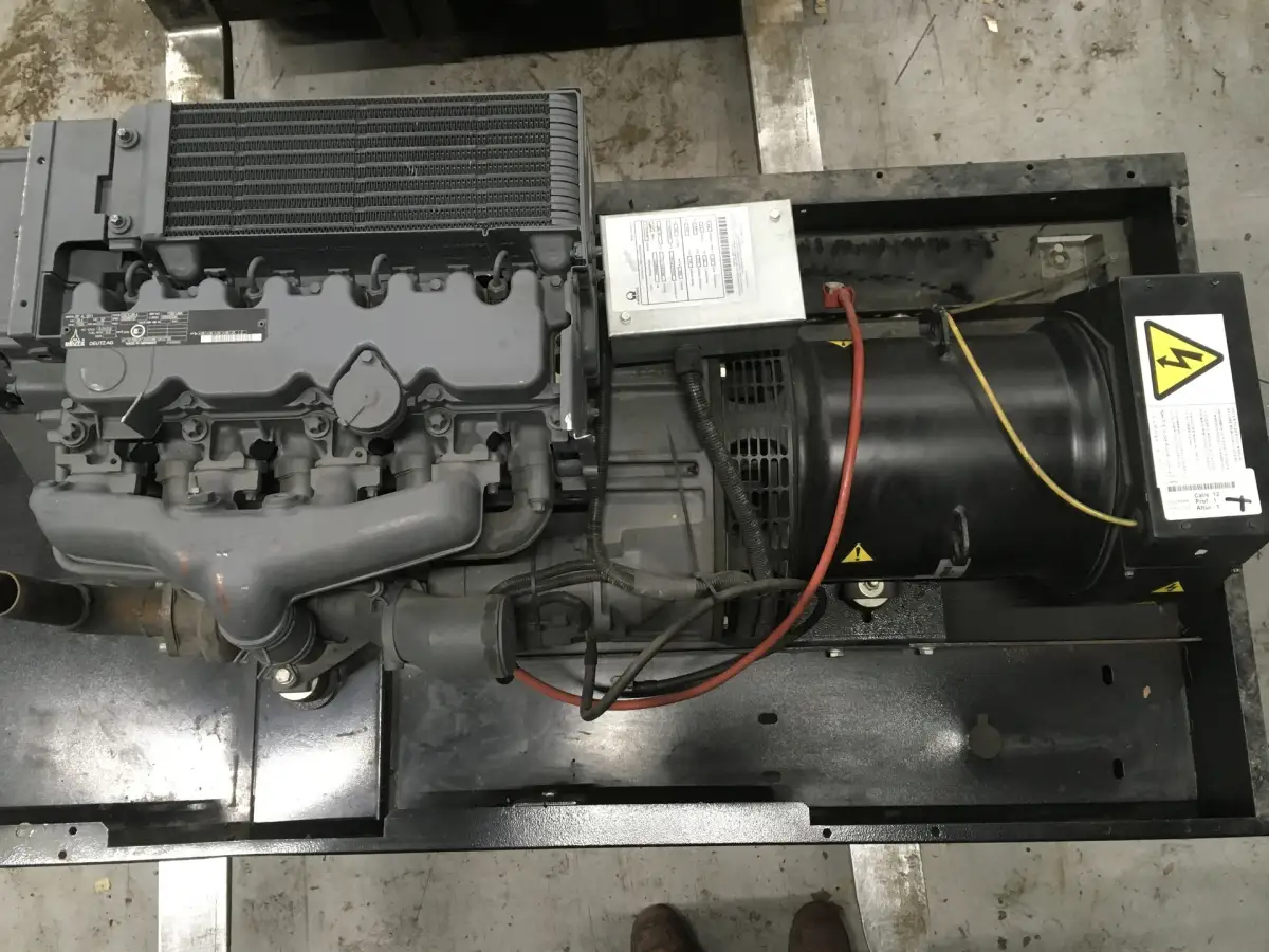 DEUTZ BF4L2011 GENERATOR 40KVA NEW - Picture 5