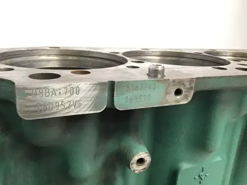 BLOQUE MOTOR VOLVO (CÓPIA) 10020351928 USADO - Imagen miniatura 4