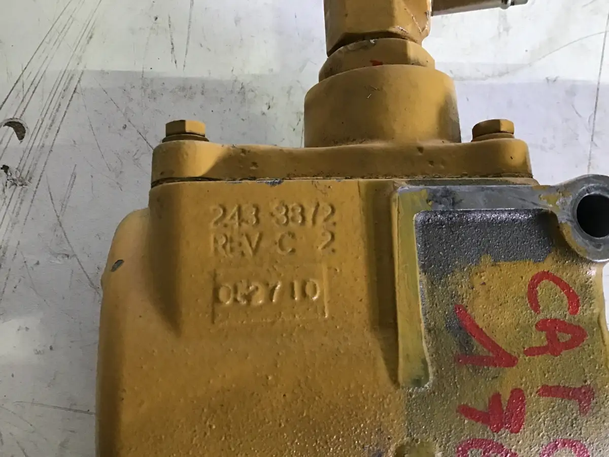 CATERPILLAR BUFFER TANK COMPRESSOR 2433872 USED - Picture 2